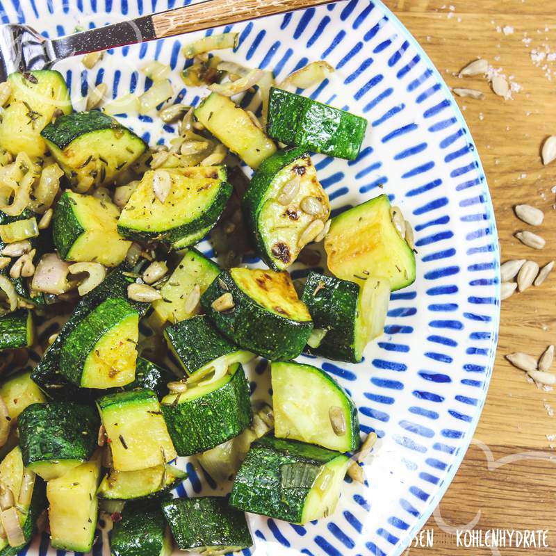 Schnelle Zucchinipfanne - Essen ohne Kohlenhydrate