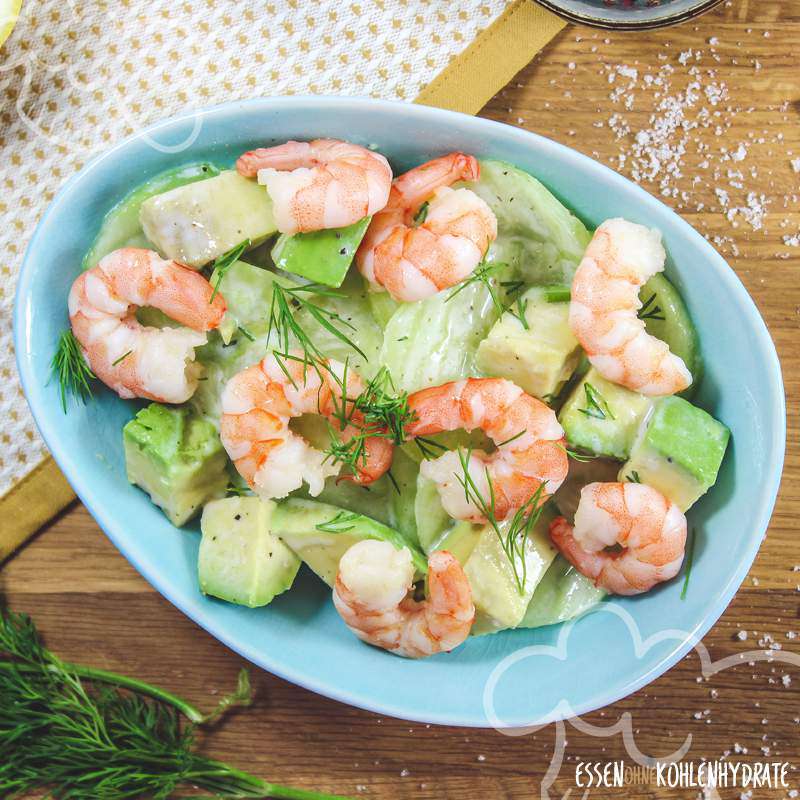 Avocado-Gurken-Salat mit Garnelen