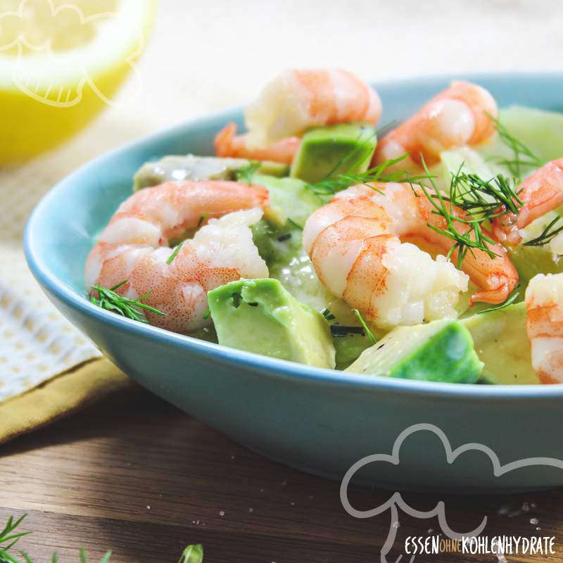 Avocado-Gurken-Salat mit Garnelen - Essen ohne Kohlenhydrate