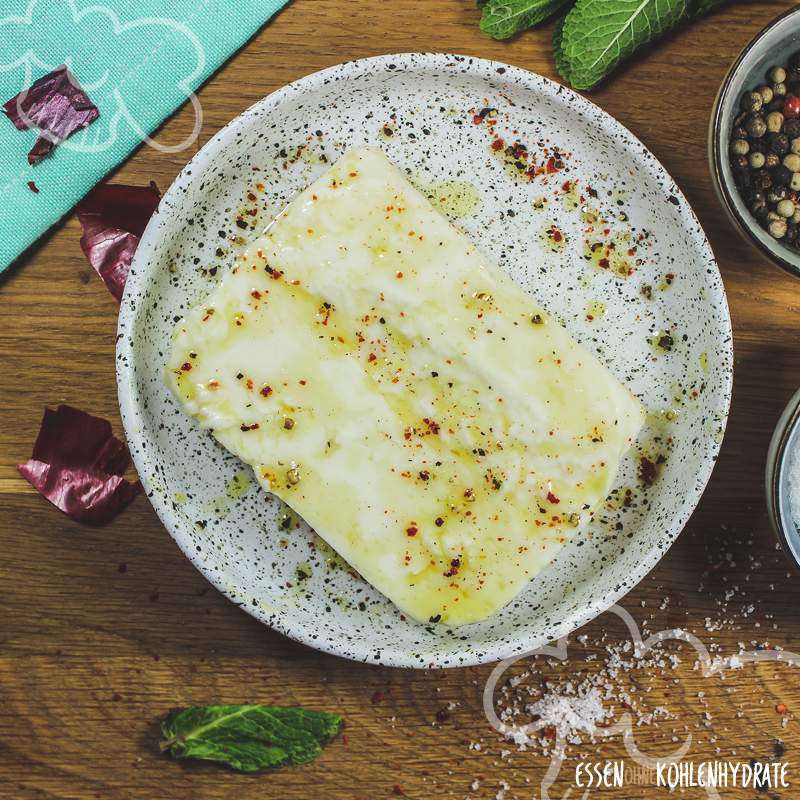 Halloumi auf Zucchinisalat