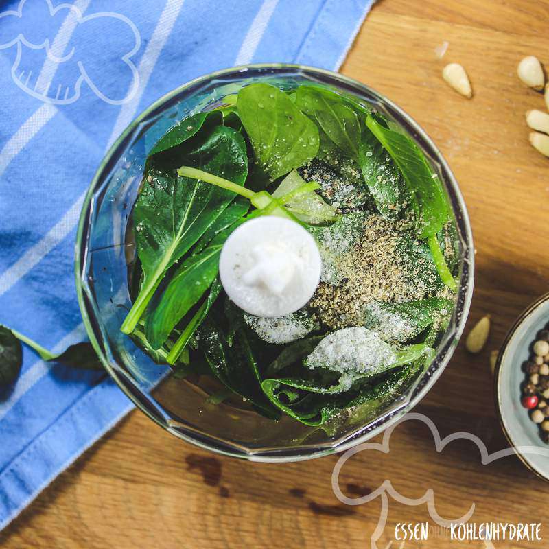 Steak mit Spinatpesto - Essen ohne Kohlenhydrate