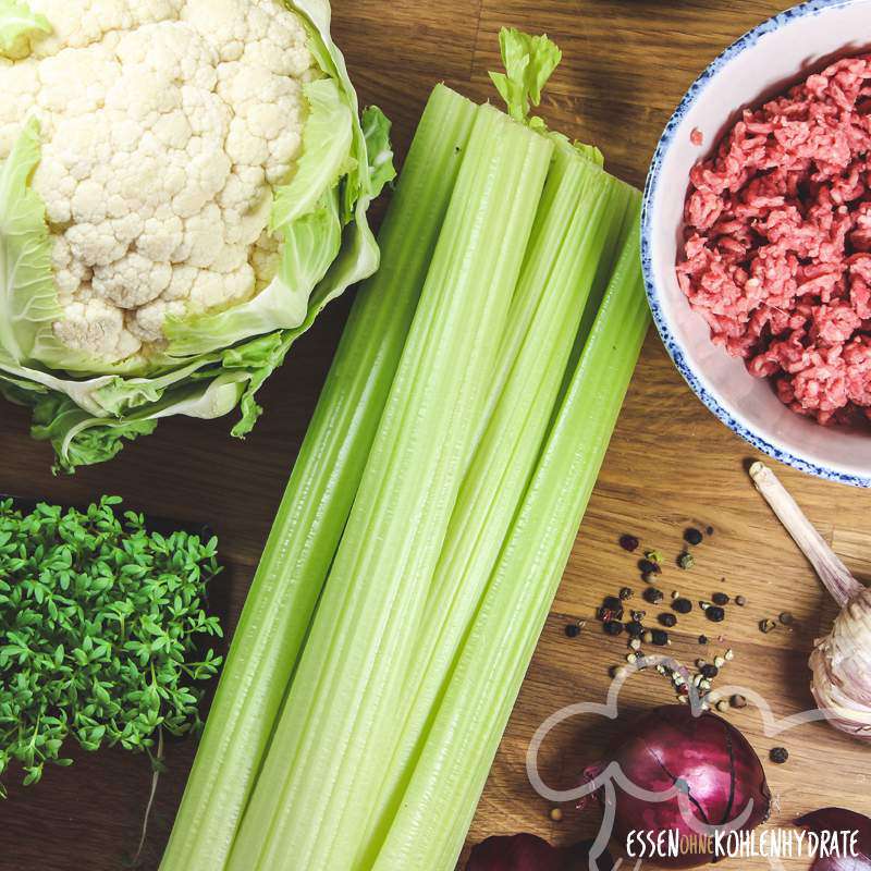 Blumenkohl-Sellerie-Hackauflauf