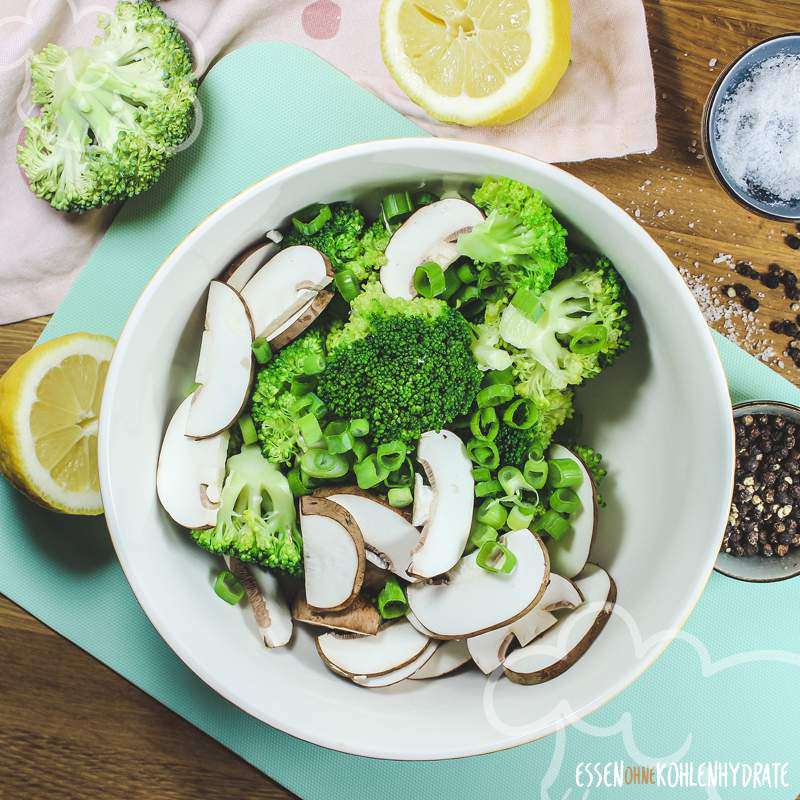 Brokkoli-Salat mit Ei