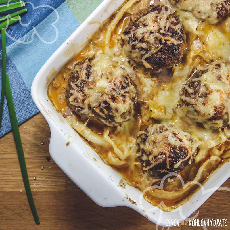 Hackbällchen mit Weißkohl