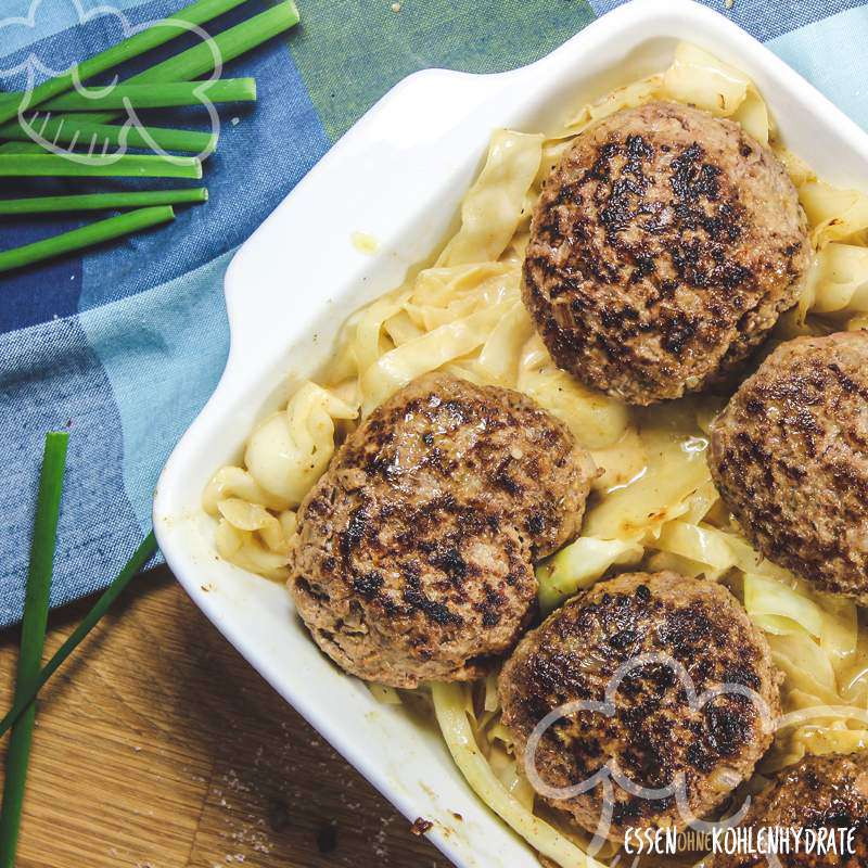 Hackbällchen mit Weißkohl