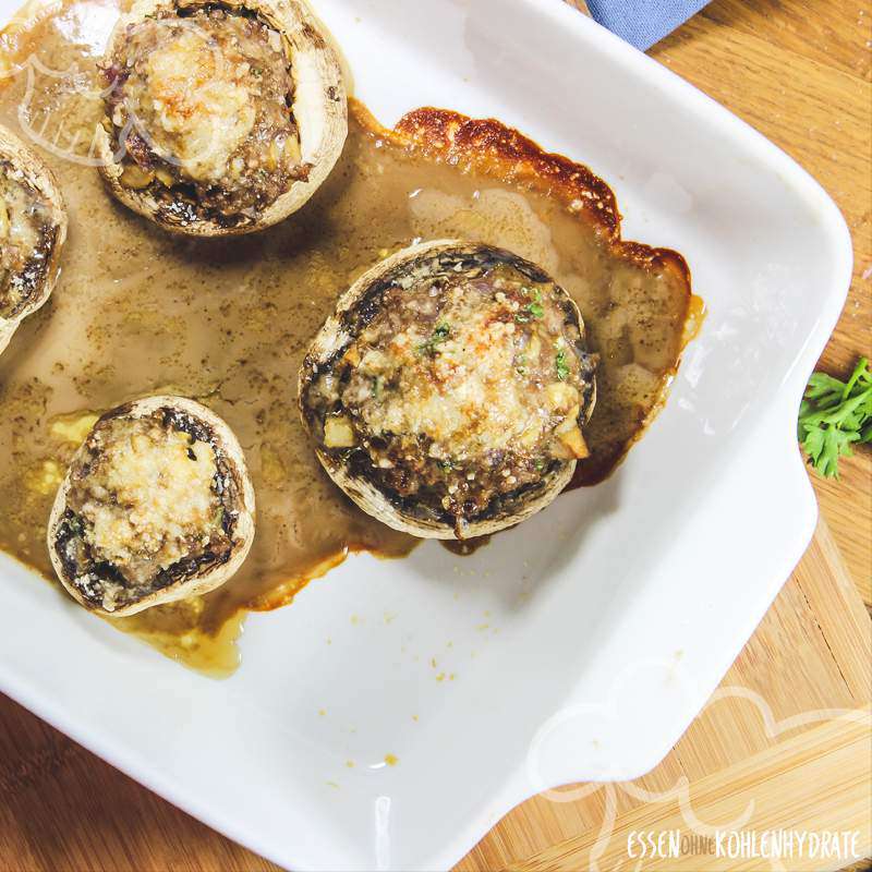 Champignons mit Hackfüllung