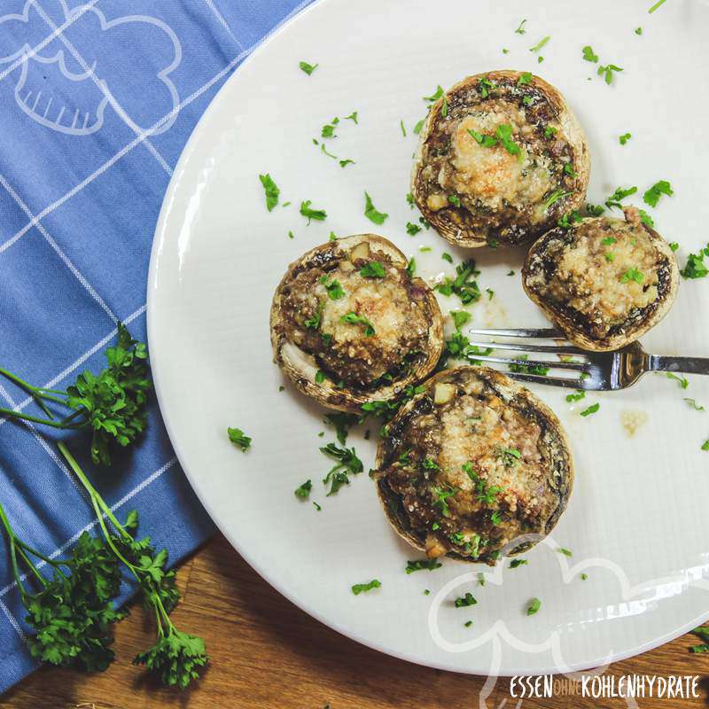 Champignons mit Hackfüllung