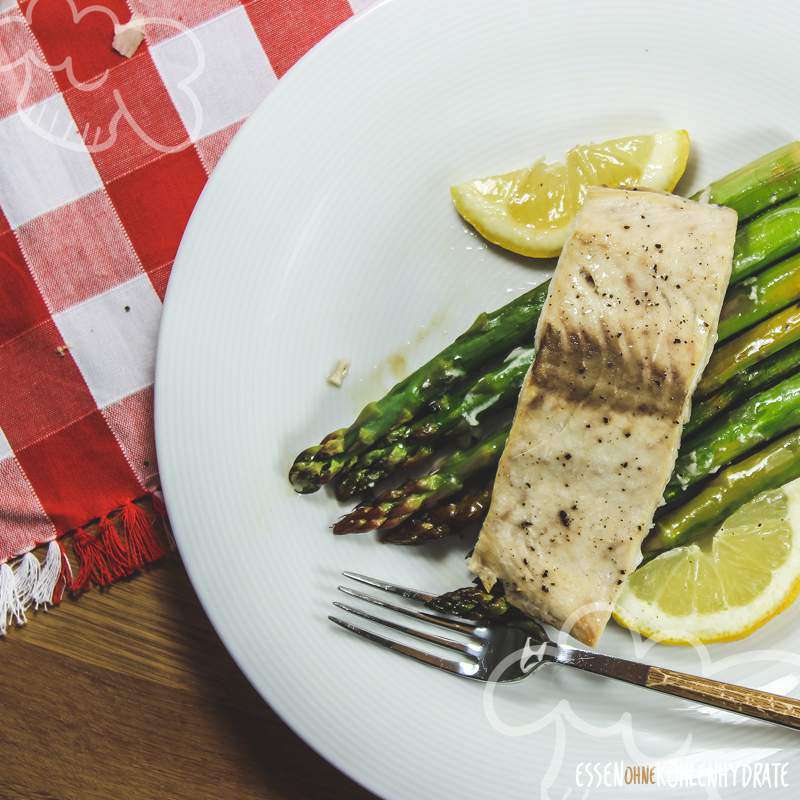 Lachs auf Spargel