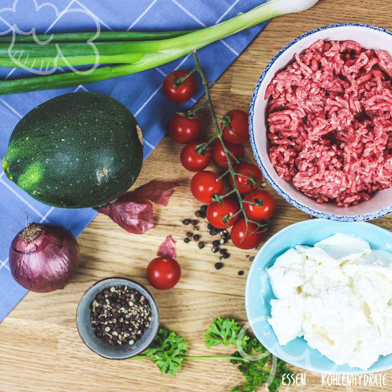 Zucchini mit Hackbällchen