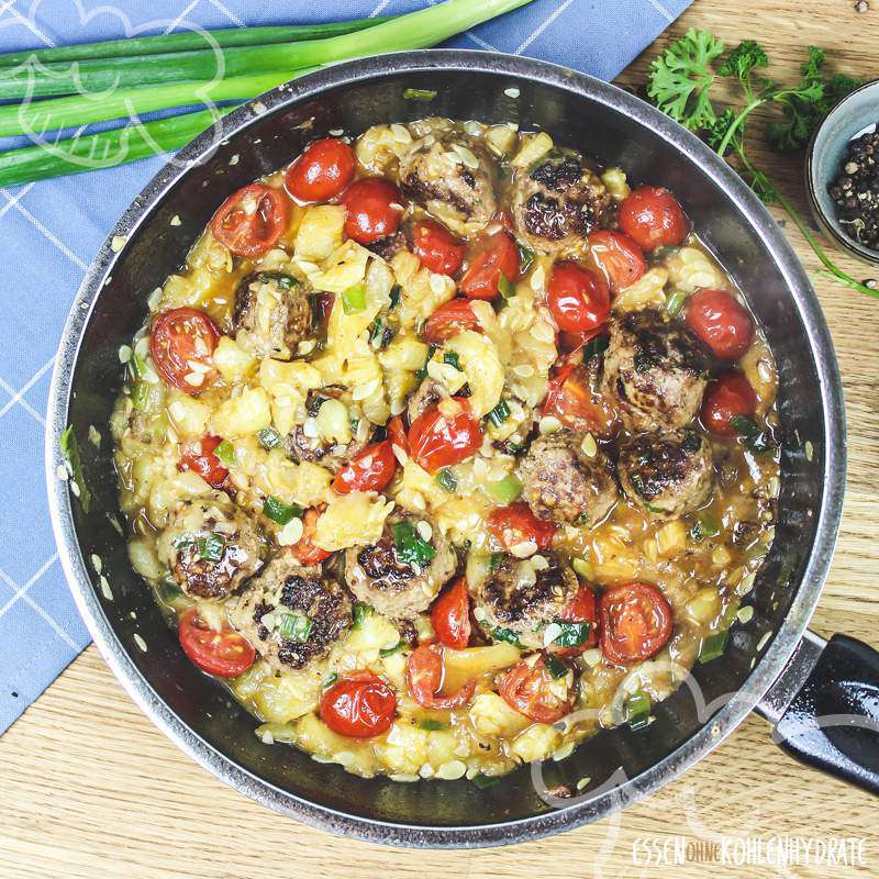 Zucchini mit Hackbällchen