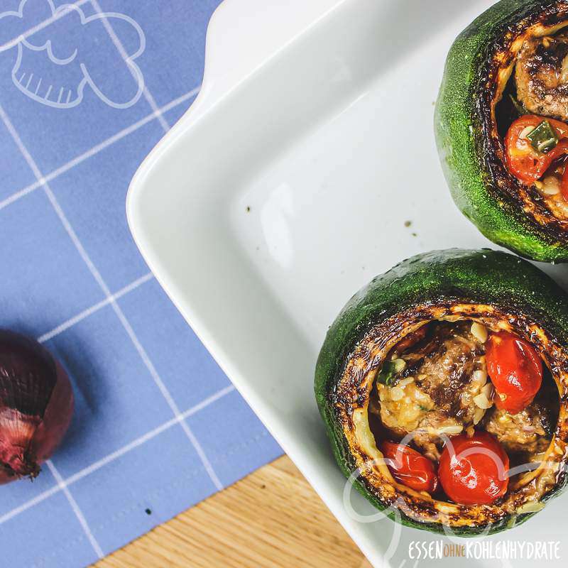 Zucchini mit Hackbällchen