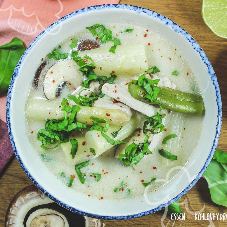 Kokos-Suppe mit Spargel