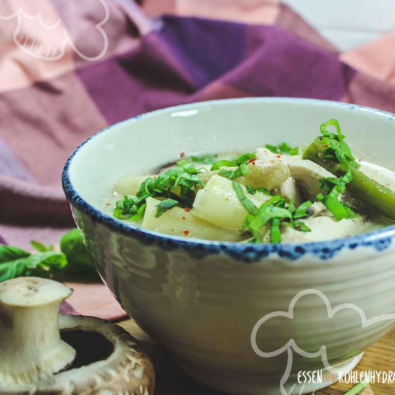 Kokos-Suppe mit Spargel