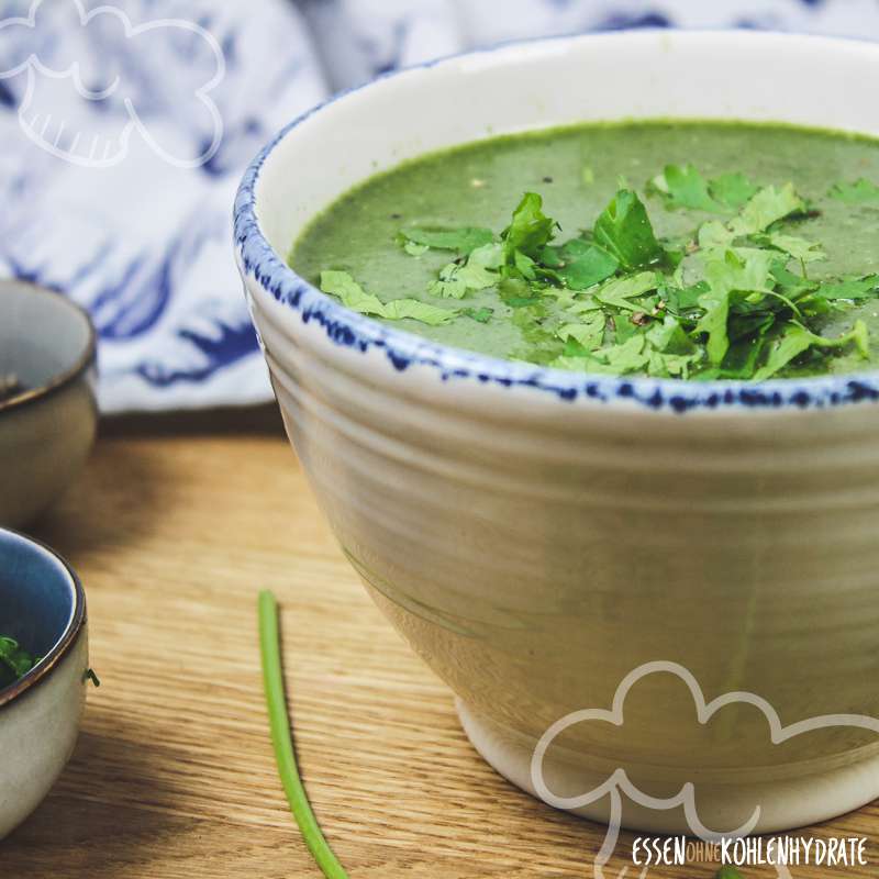 Spinatsuppe mit Hähnchen