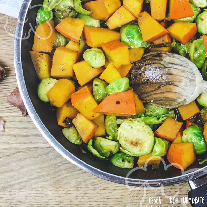 Rosenkohl-Kürbis Pfanne - Essen ohne Kohlenhydrate
