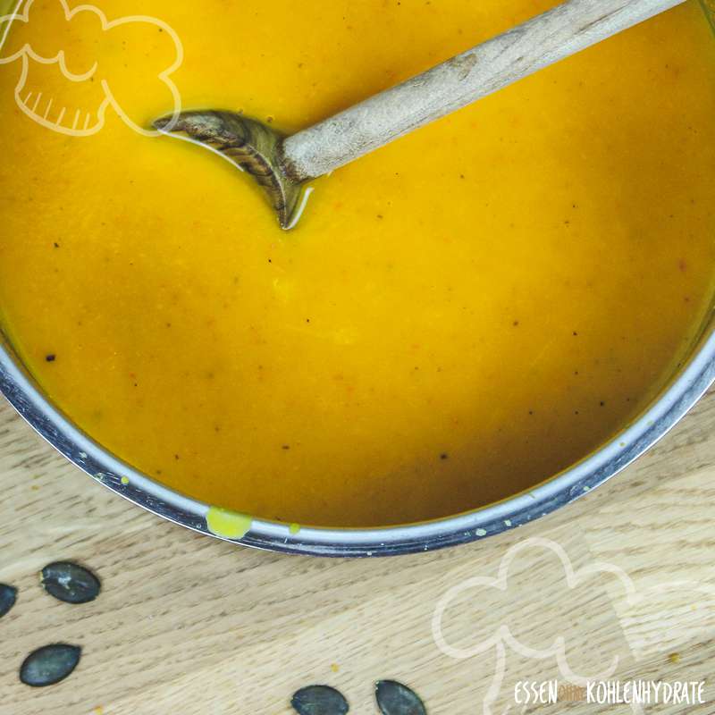 Einfache Low-Carb Kürbissuppe