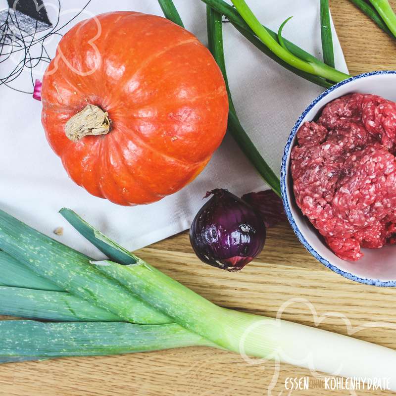 Kürbis mit Hackfüllung - Essen ohne Kohlenhydrate