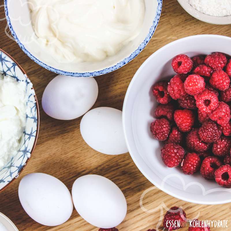 Low-Carb Käsekuchen mit Himbeeren