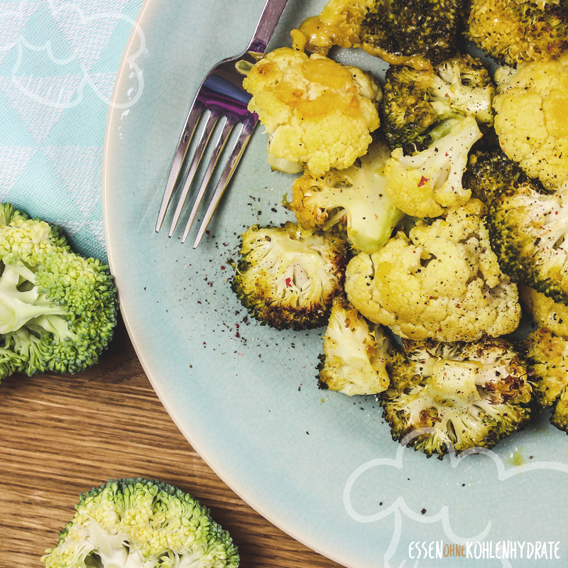 Brokkoli-Blumenkohl-Mix aus dem Ofen - Essen ohne Kohlenhydrate