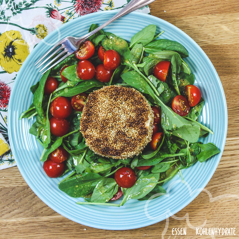 Camembert mit Sesamkruste