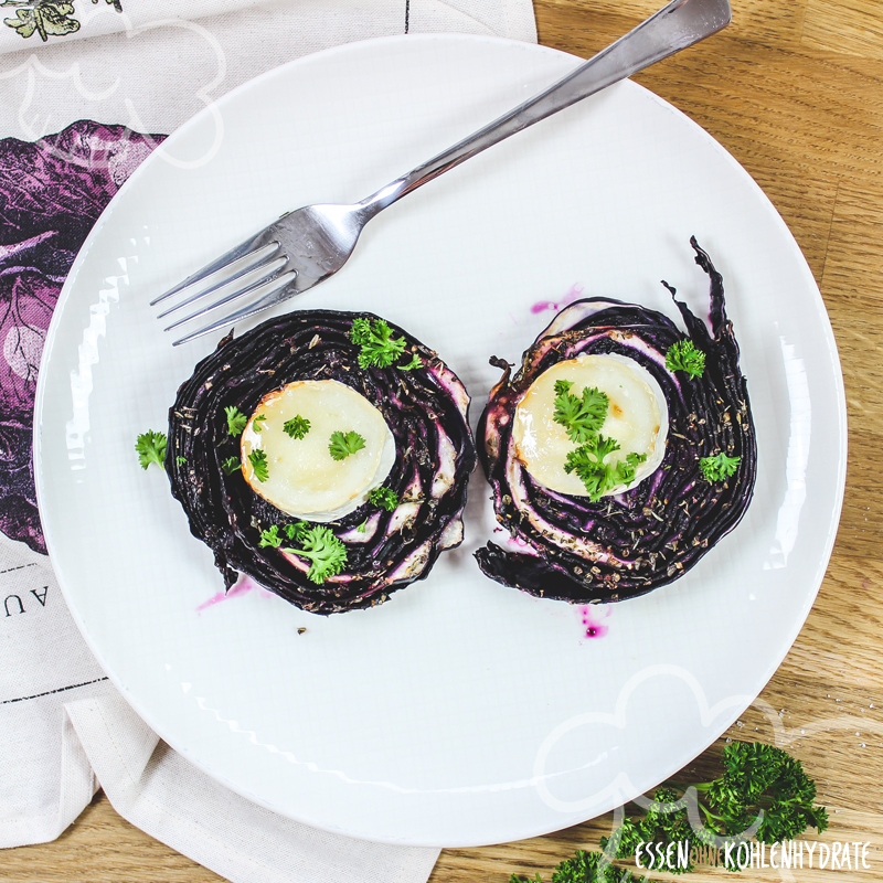 Rotkohlsteaks mit Ziegenkäse