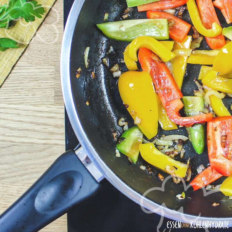 Paprikapfanne mit Tofu - Essen ohne Kohlenhydrate