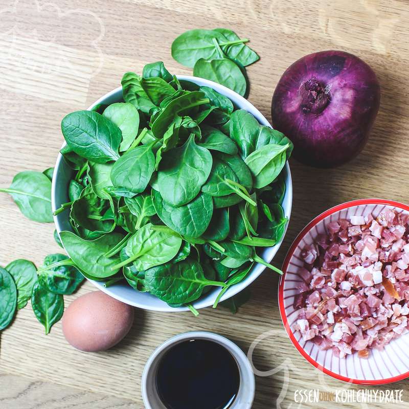 Spinatsalat mit Speckdressing