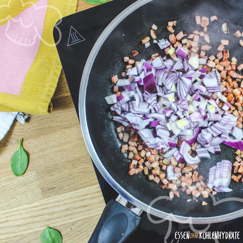 Spinatsalat mit Speckdressing