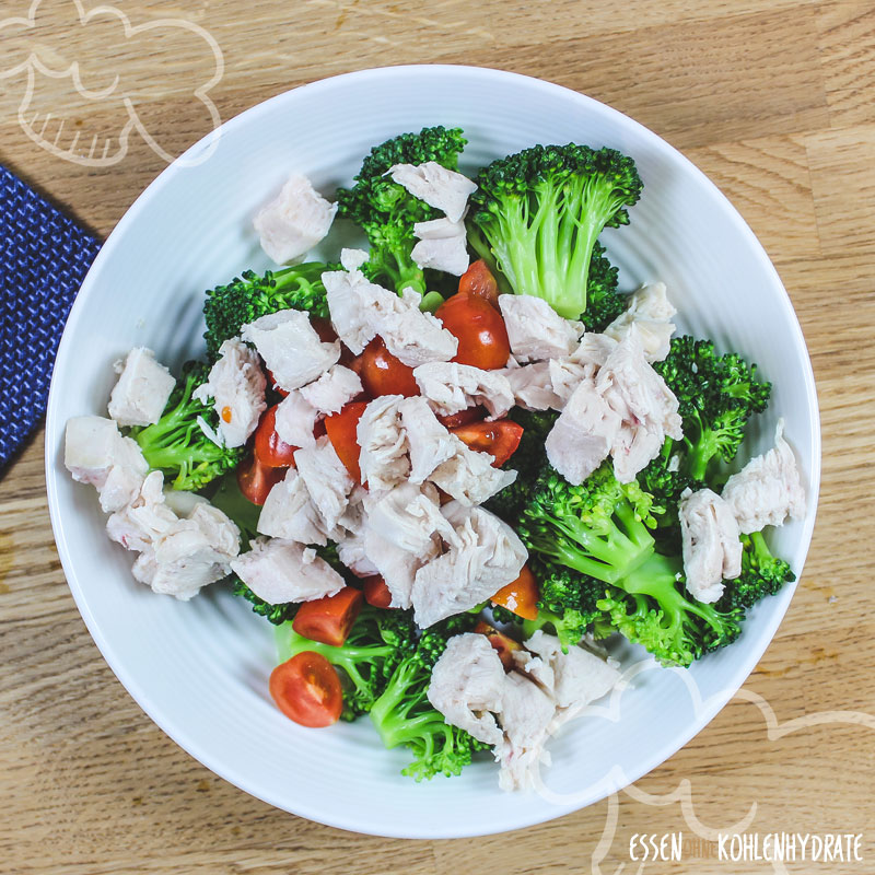 Brokkoli-Hähnchen-Salat - Essen ohne Kohlenhydrate