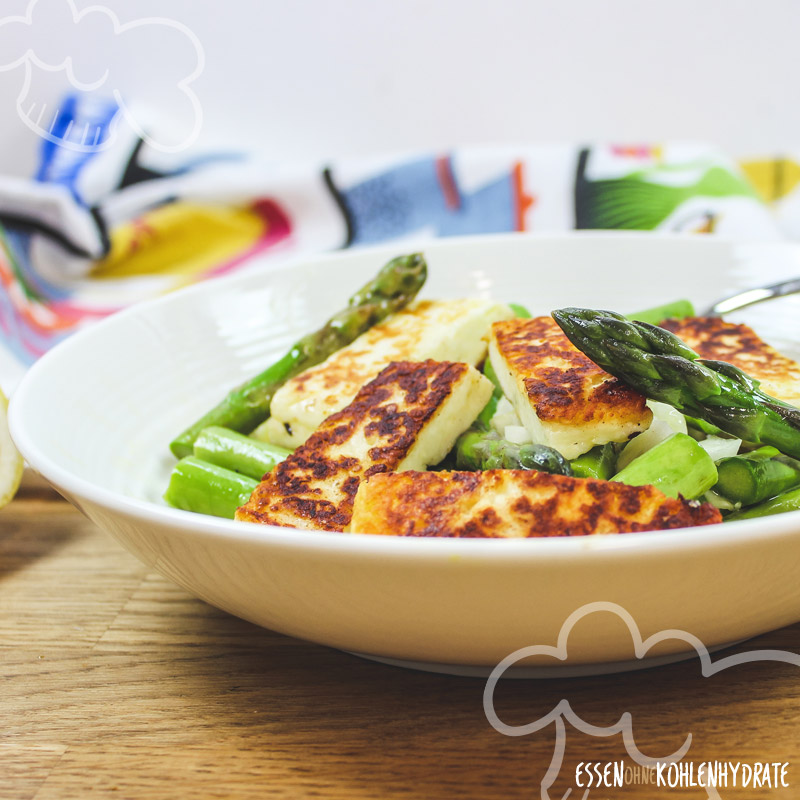 Spargelsalat mit Halloumi - Essen ohne Kohlenhydrate