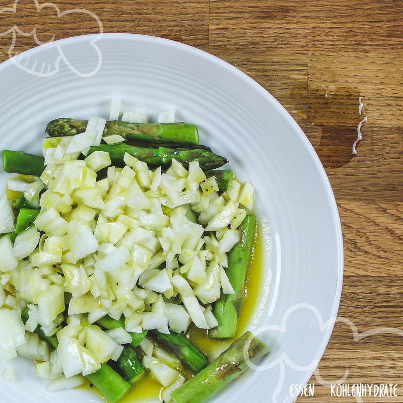 Spargelsalat mit Halloumi - Essen ohne Kohlenhydrate
