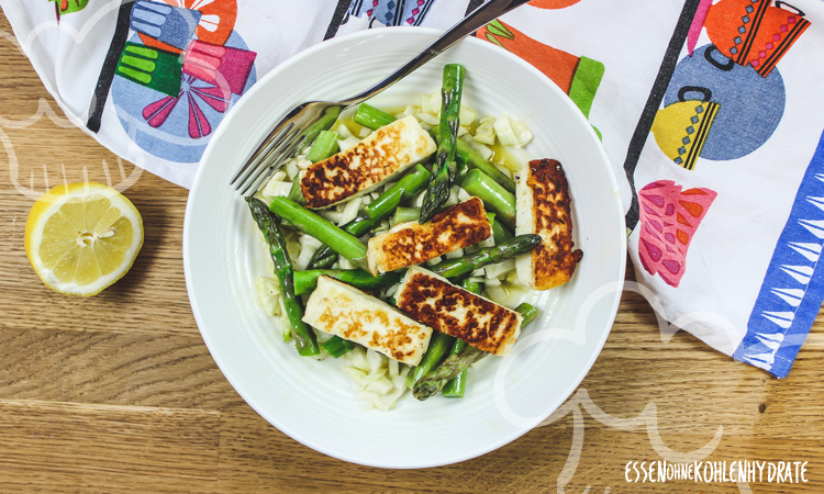 Spargelsalat mit Halloumi