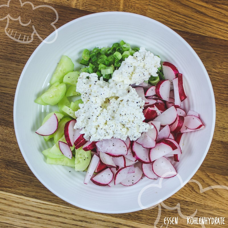 Radieschensalat mit Gurke - Essen ohne Kohlenhydrate