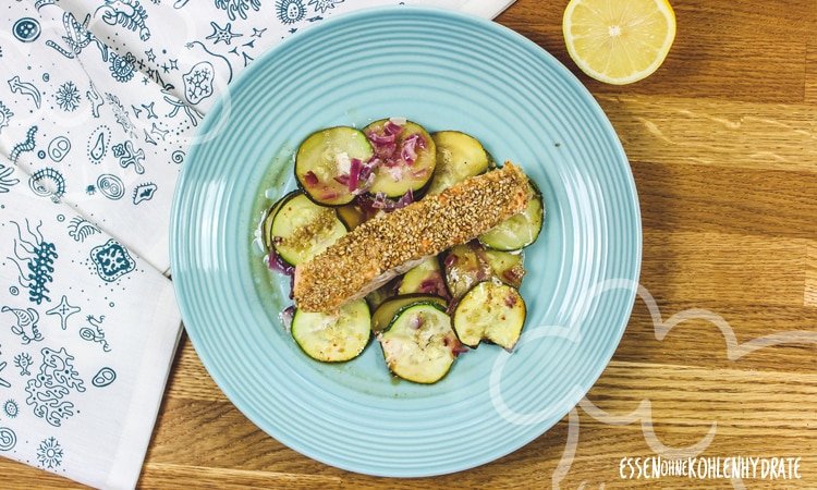 Sesamlachs mit Zucchini