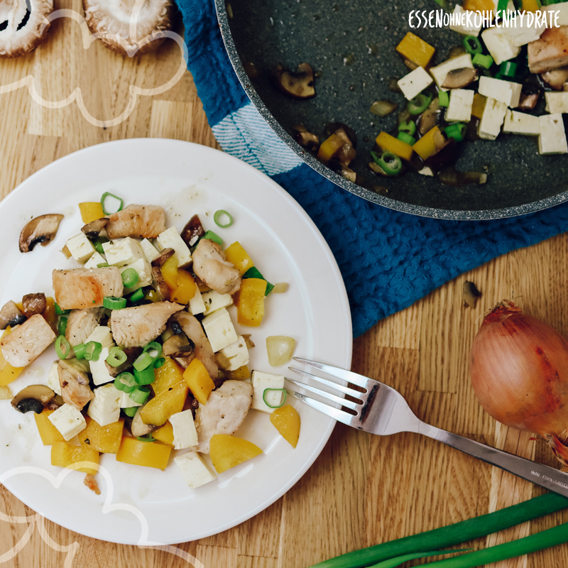 Putenpfanne mit Feta - Essen ohne Kohlenhydrate