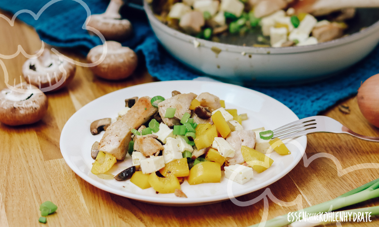 Putenpfanne mit Feta - Essen ohne Kohlenhydrate