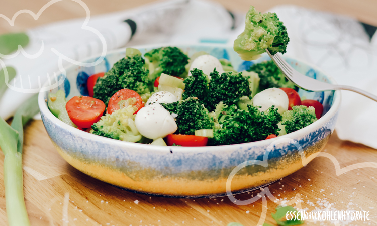 Brokkolisalat mit Mozzarella
