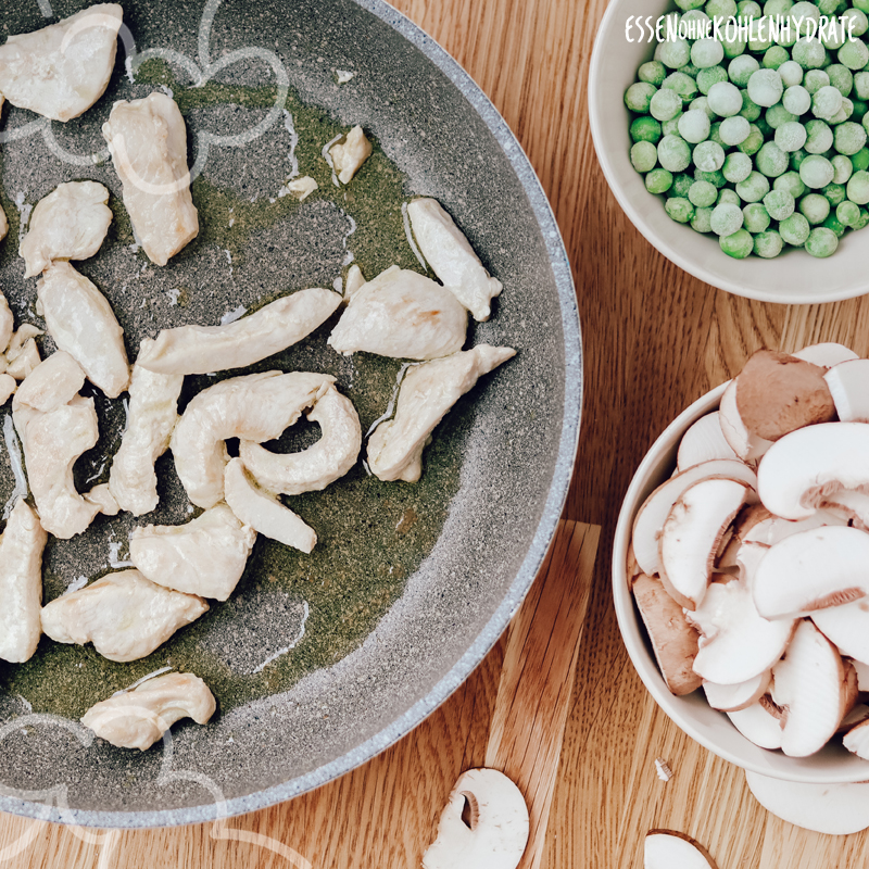 Putenpfanne mit Erbsen - Essen ohne Kohlenhydrate