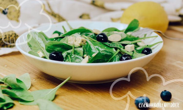 Spinatsalat mit Blaubeeren