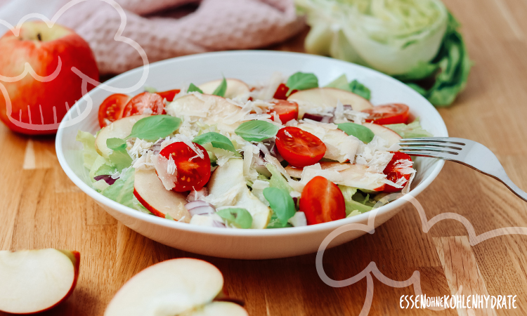 Salat mit Apfel und Parmesan