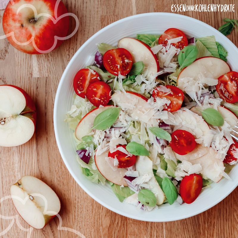 Salat mit Apfel und Parmesan - Essen ohne Kohlenhydrate