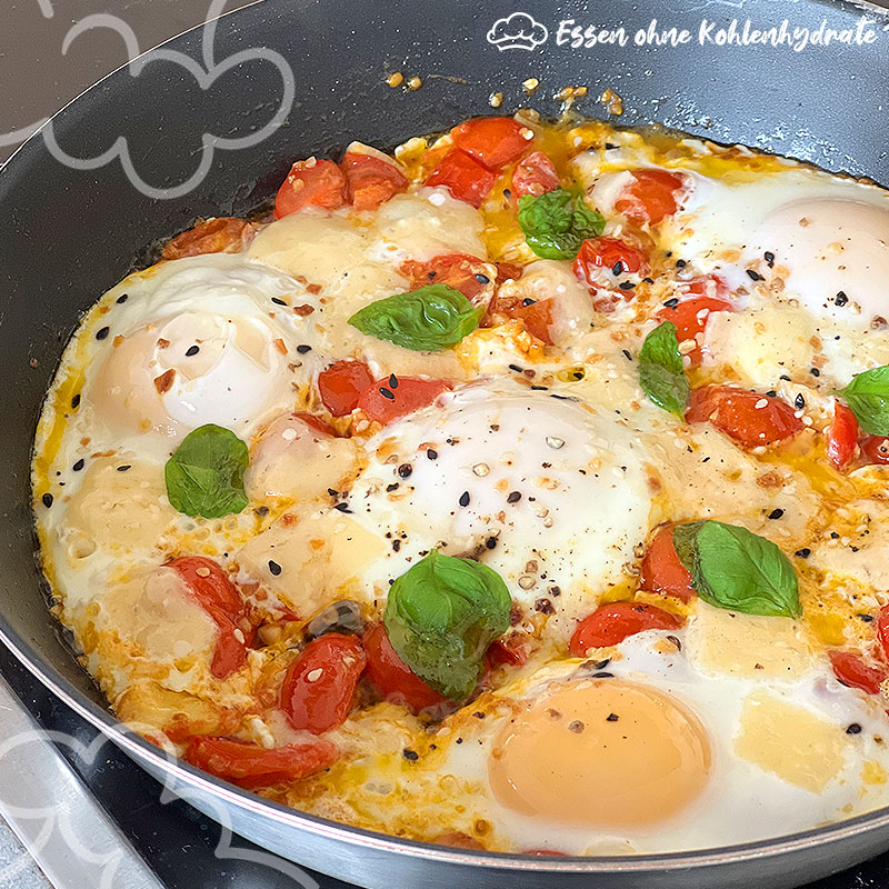 Schnelle Shakshuka aus der Pfanne - Essen ohne Kohlenhydrate